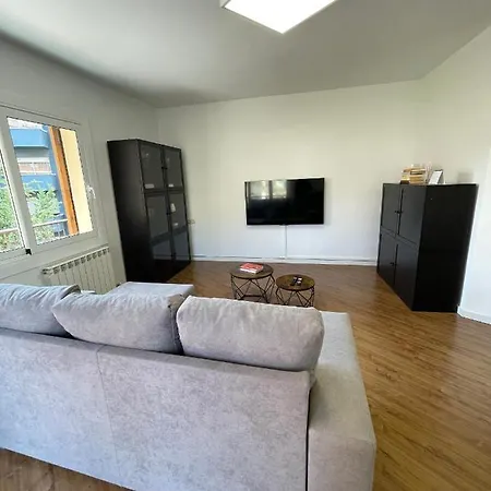 Centrico En - Alberga Apartment Berga